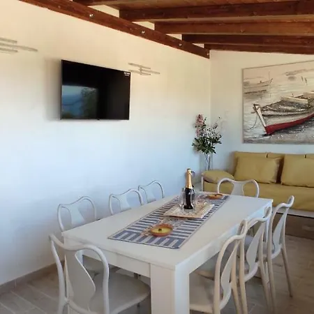 Lucia's Garden Apartment Cefalu