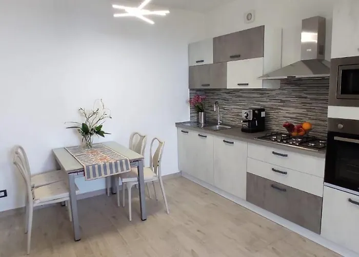 Lucia's Garden Apartament *